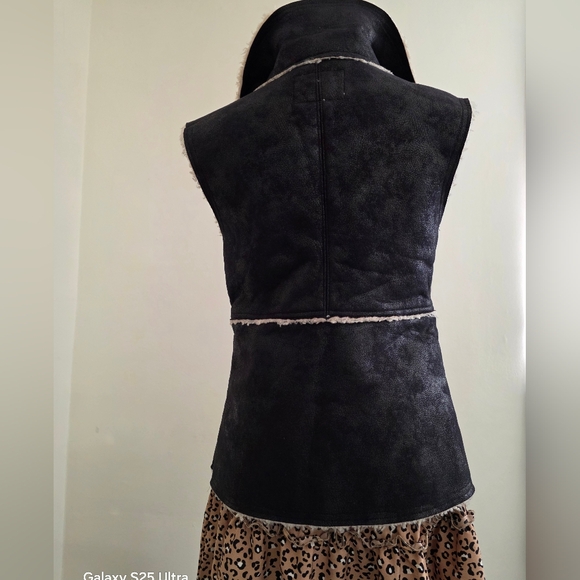 Santuary clothing faux suede sherpa winter vest - Picture 2 of 8